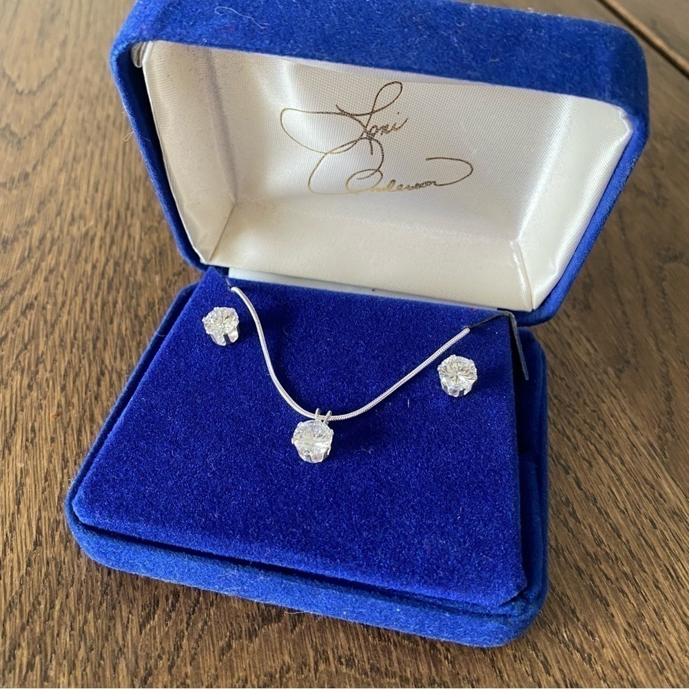 Boxed Vintage Loni Anderson CZ‎ Necklace & Earring Set